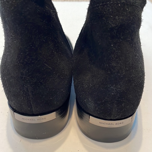 Michael Kors Women’s Black Suede Graham Ankle Booties - size 8 - Picture 16 of 16